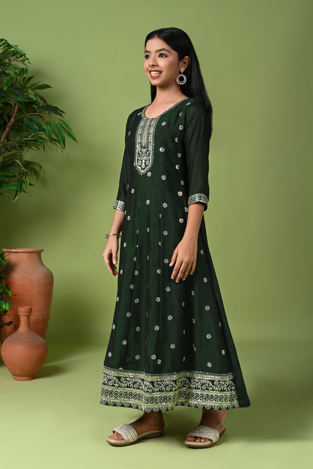 Deep Green Embroidered Kurta with Subtle Detailing