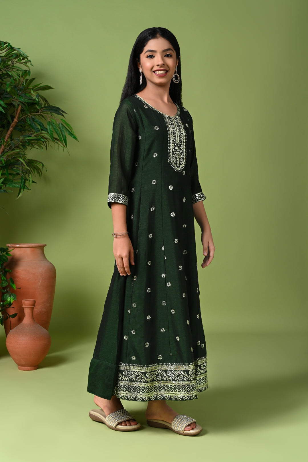Deep Green Embroidered Kurta with Subtle Detailing